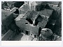 Foto aerea, la Cattedrale di Padova colpita da una bomba , miracolosamente intatto il Battistero con i preziosissimi affreschi di Giusto de Menabuoi (Belli Momelli)-3